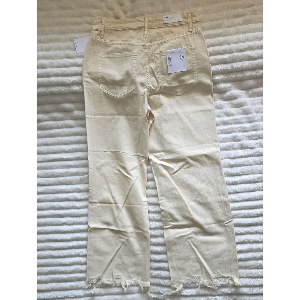 0010 Vervet Women's Cream Distressed 90's Vintage Flare Jeans; size 28 - Picture 3 of 3